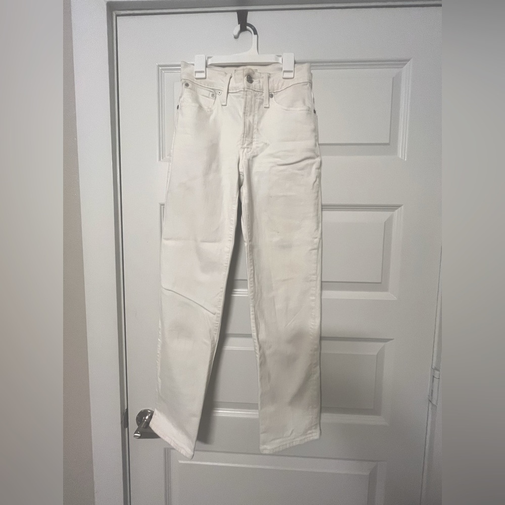 Madewell, Size 24. Mid-rise perfect vintage straight white jeans.